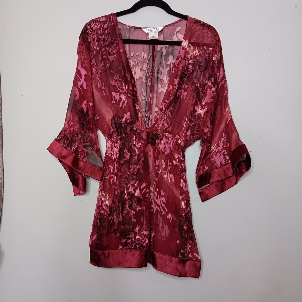Uniform John Paul Richard Elegant Floral V-Neck Blouse - Burdungy